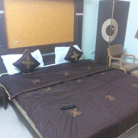 Hotel Candy Palace Jaipur Ngoại thất bức ảnh